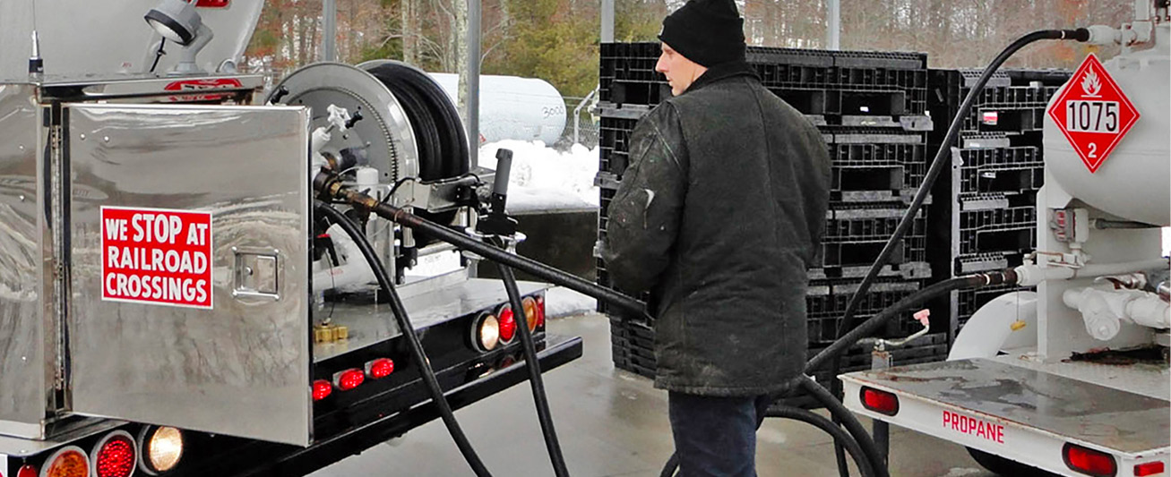 Hose pivot guide in use