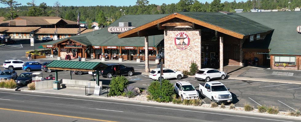 A front view of the entrance to Ruby's Inn near Bryce Canyon National Park